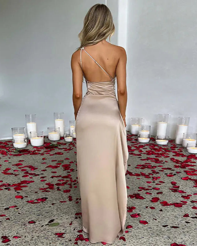 Satijnen Jurk met Open Rug & Split AtelierDress