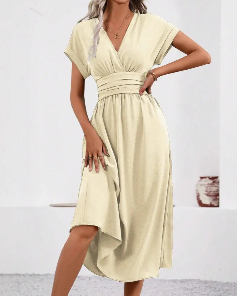 Jurk Dames: Elegante V-Hals Jurk met Vleermuismouwen & Geplooide Taille AtelierDress